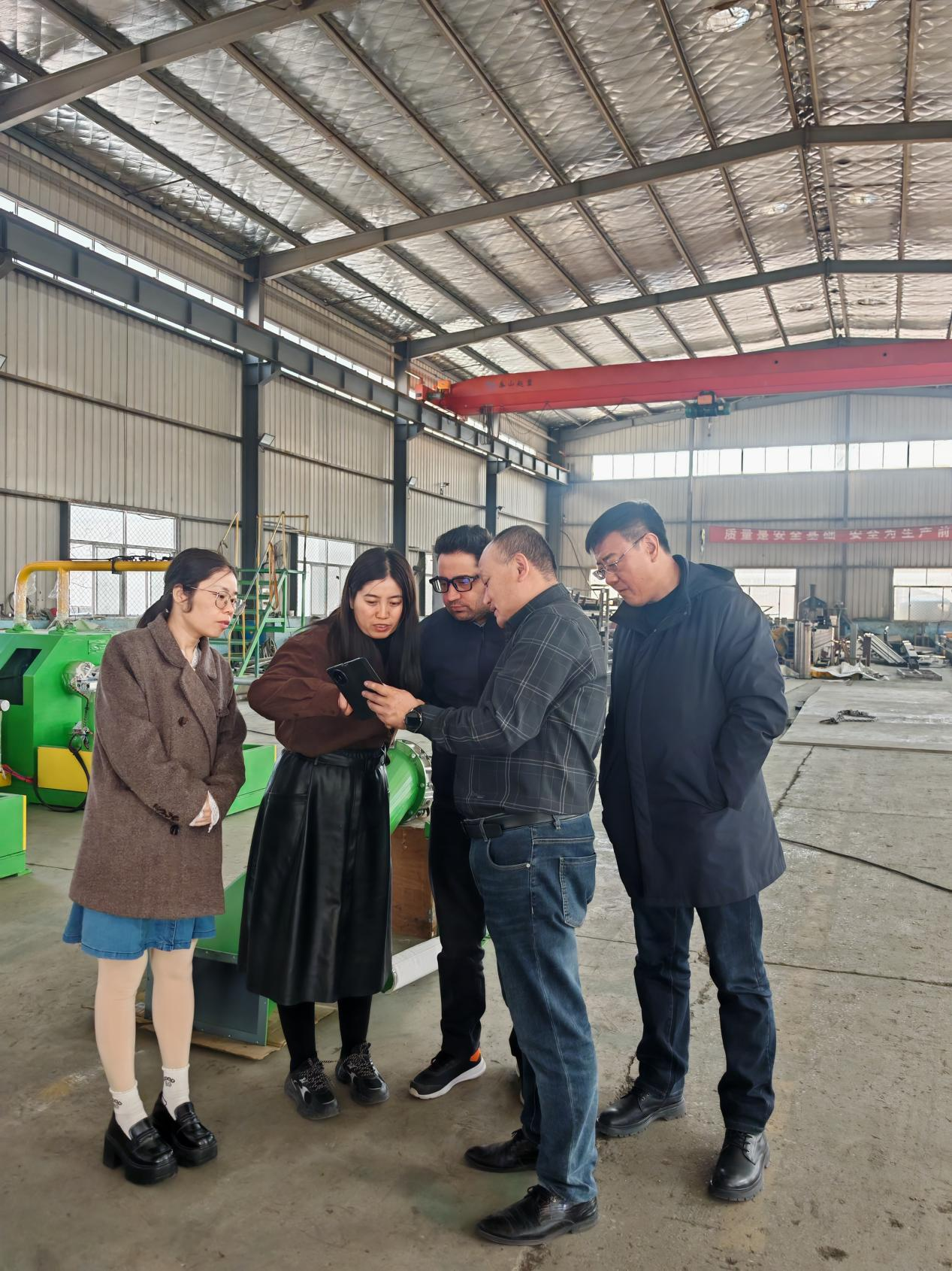 Gabung tangan kanggo nggawe masa kamulyan ing industri mesin ban - kanggo mitra lan kanca-kanca India lan kanca saka kabeh sektor